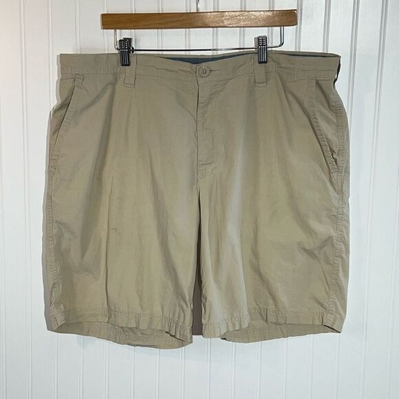 Columbia Flat Front Shorts Mens 40W/10L Tan Regular Classic Fit Hiking Golf - Picture 1 of 10